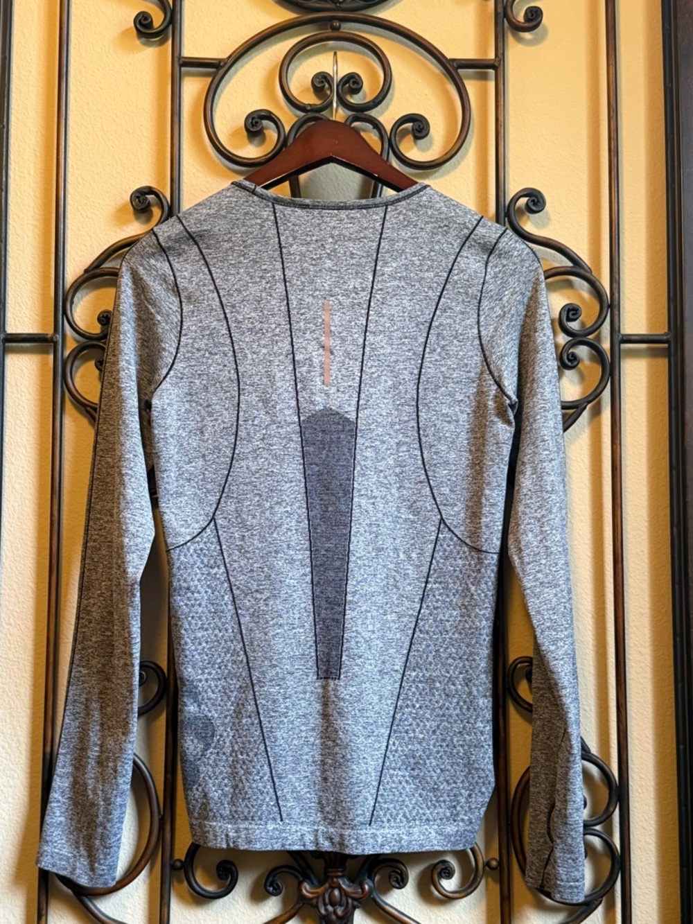 Nike Running Dri Fit Knit Lightweight Long Sleeve Shirt Women’s Small - Picture 3 of 5